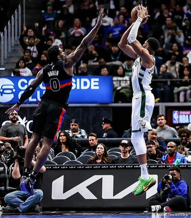 壹号娱乐-字母哥回归赛场，战术调整首场状态亮眼，TL观众沸腾！的简单介绍